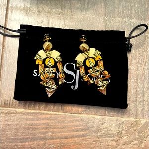 Sassy Jones Earrings.